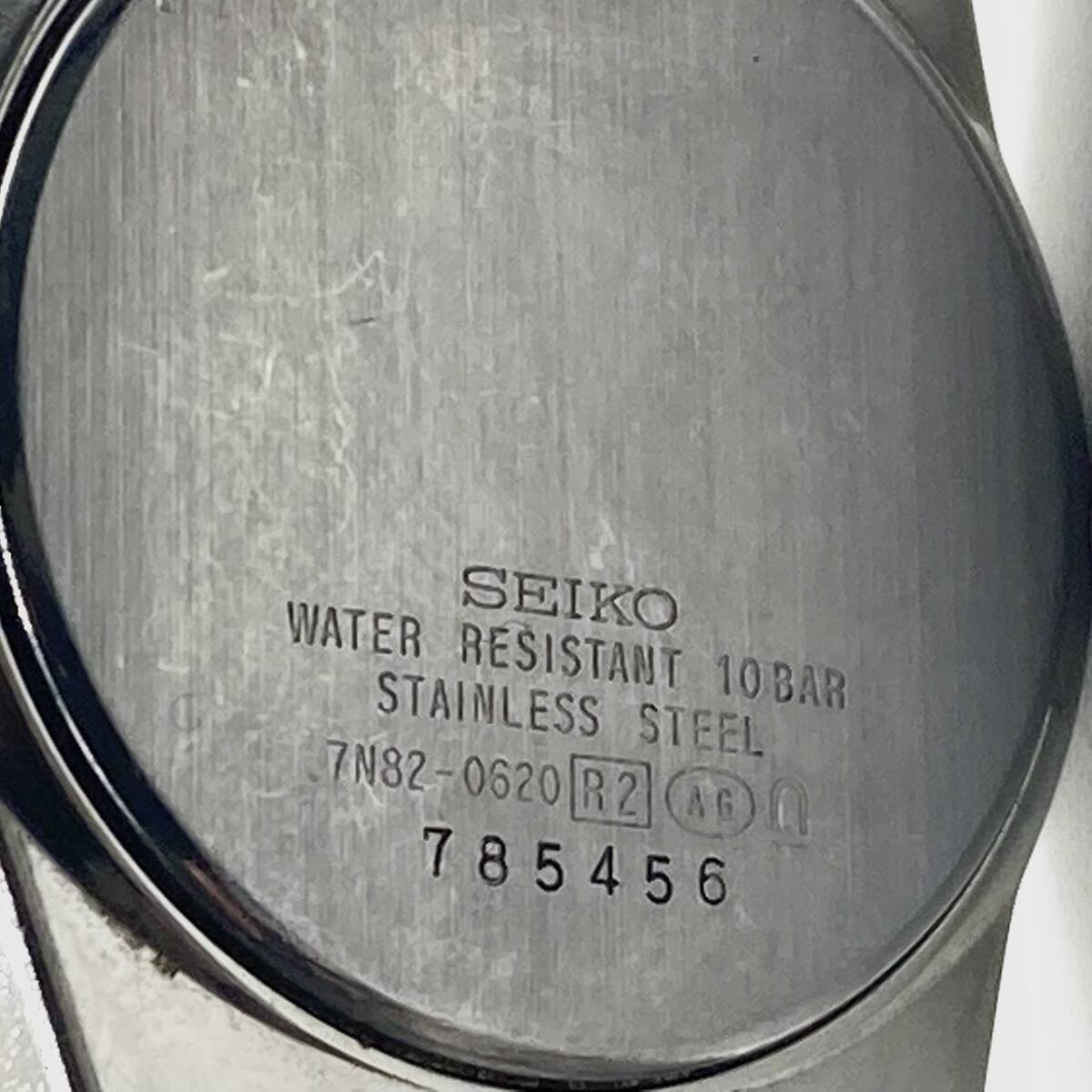 #17580　SEIKO セイコー LUKIA ルキア 7N82-0620 腕時計 アナログ クオーツ 3針 カレンダー レッド文字盤 メタルバンド 動作未確認/現状品_画像4