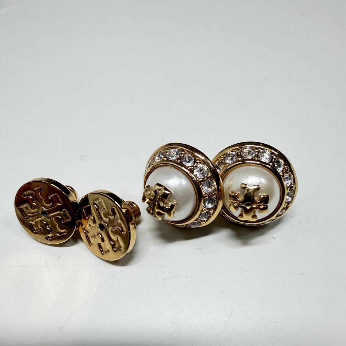 Tory Burch トリーバーチ ピアス ロゴ ゴールド パール　ラインストーン_画像5