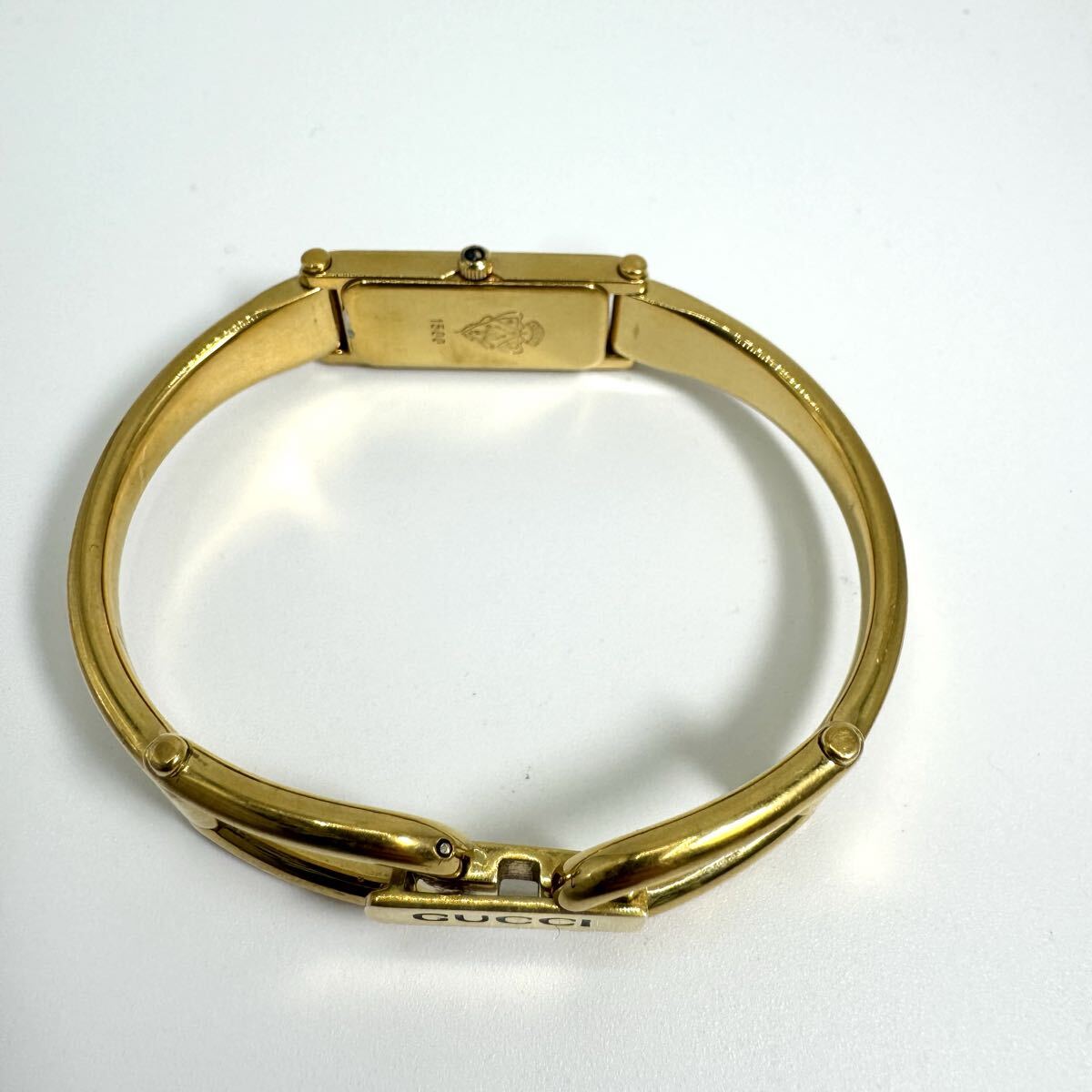 【稼動】 GUCCI グッチ バングルウォッチ 腕時計 新品電池 シェル文字盤 ゴールド スイス Swiss スクエア レディース 高級感 クォーツ QZ_画像6