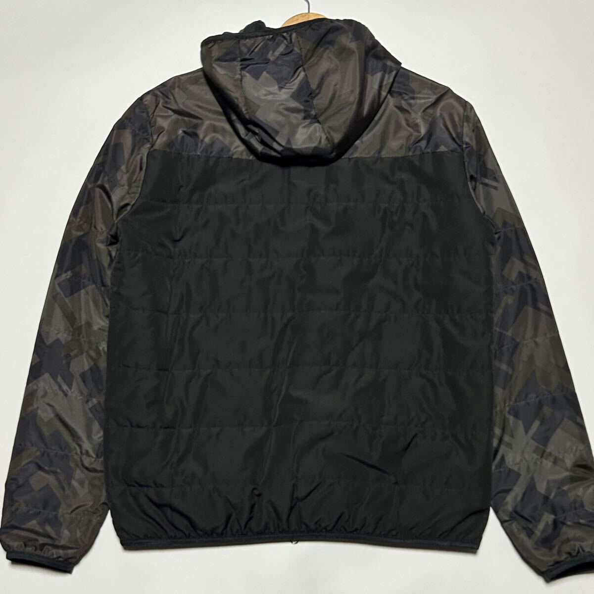 極美品【特大サイズ/XXL】エンポリオアルマーニ EMPORIO ARMANI 迷彩 カモフラ 中綿 ダウンジャケット EA7ロゴ Wジップ 黒ブラック 希少2XL_画像6