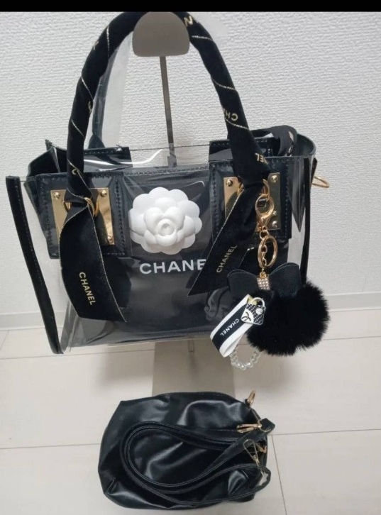 シャネル CHANELショップ袋2023年限定クリスマスリボンチャームカメリア付き新品クリアバッグ_画像4