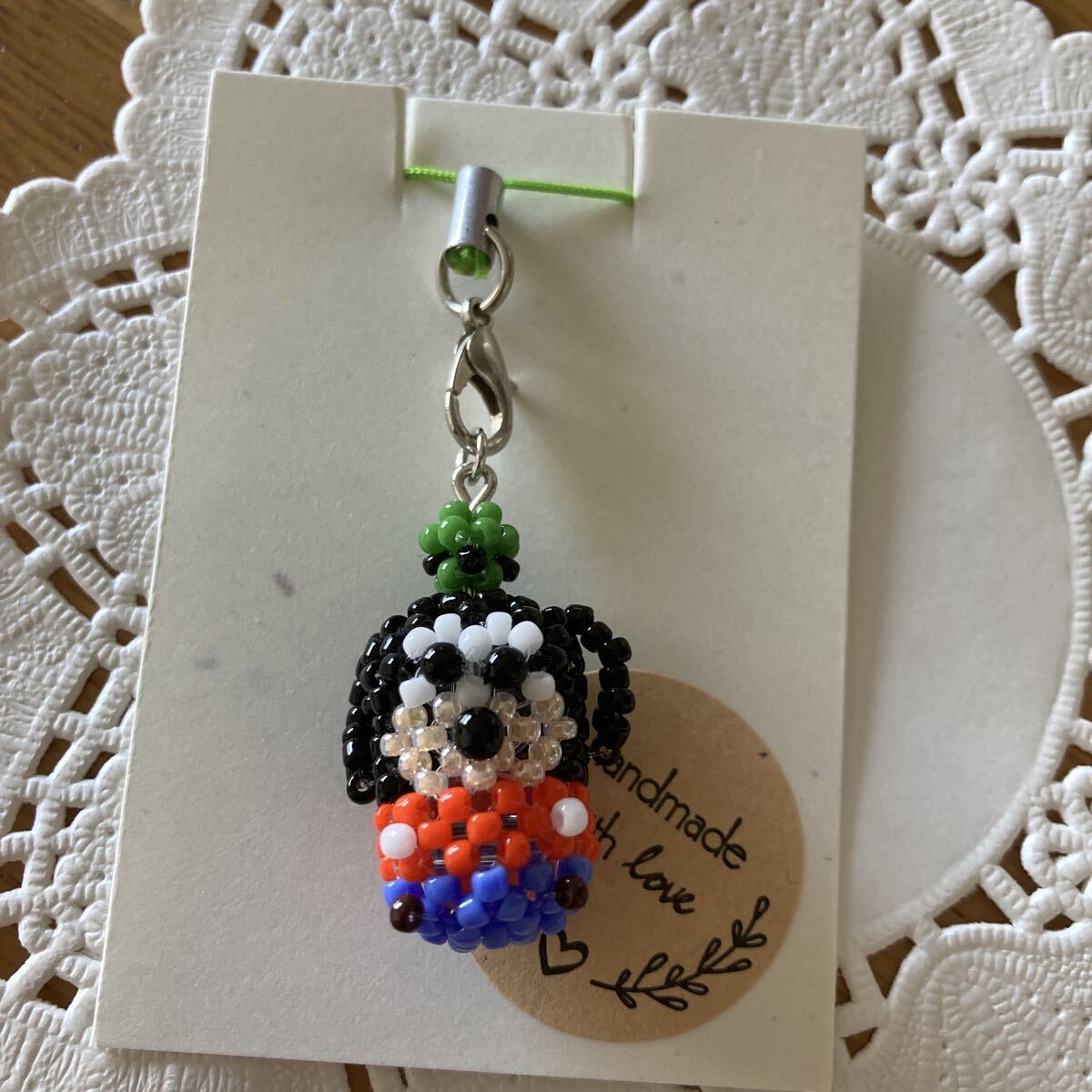 ハンドメイド キーホルダー ストラップ 丸小ビーズ プレゼントにも ディズニー　グーフィー風_画像1