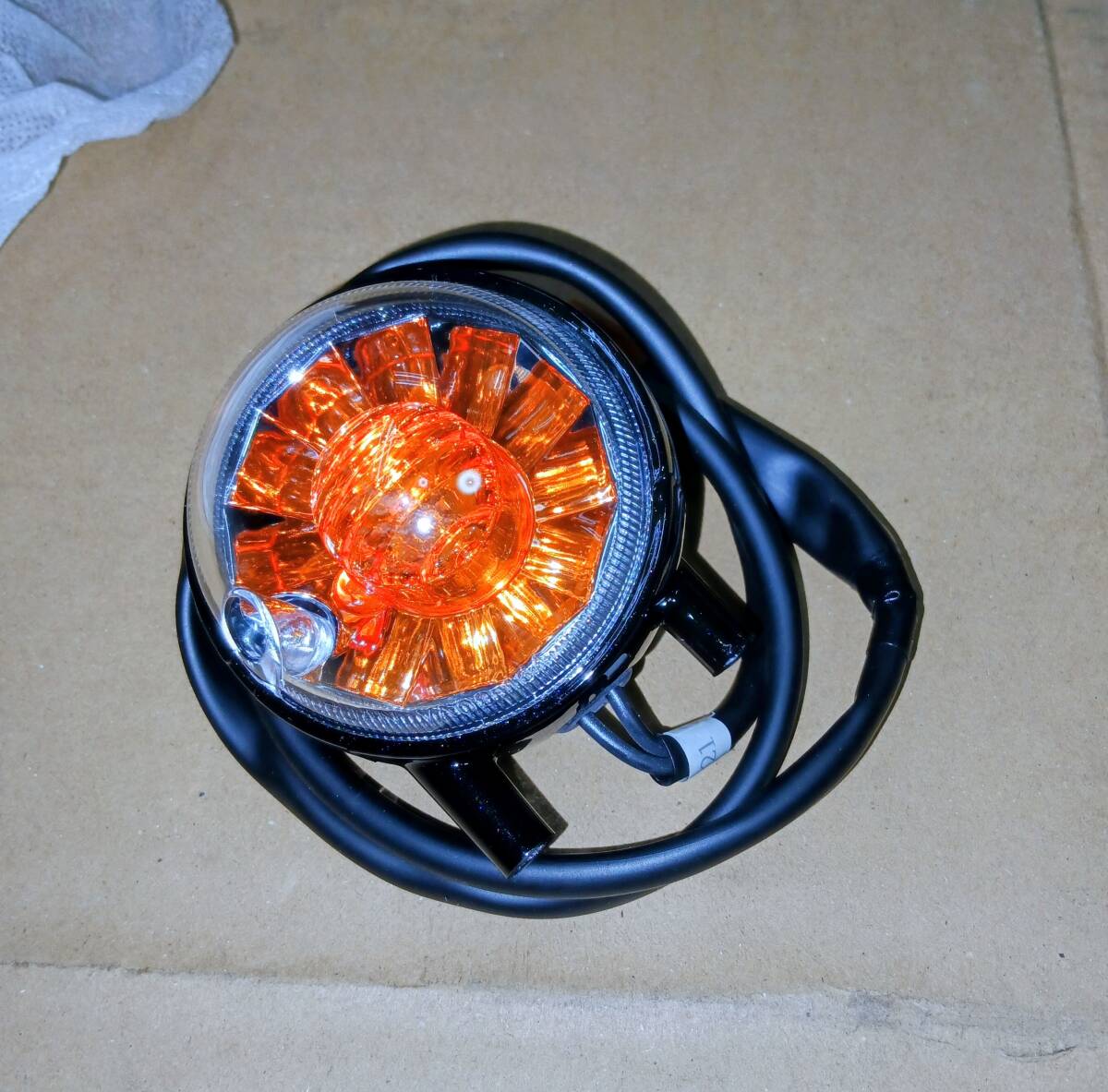 ビーノSA37J系、ヤマハ純正　黒ボディ,ウィンカーAssy　左後用の未使用品。限定カラー用_画像1