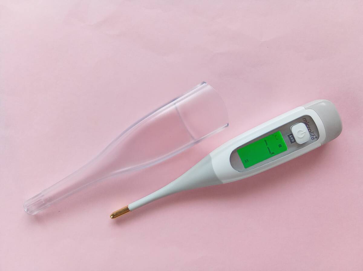 ★送140円~ 20秒検温 電子体温計 収納ケース付き バックライト やわらか先端 わき下検温 _画像2