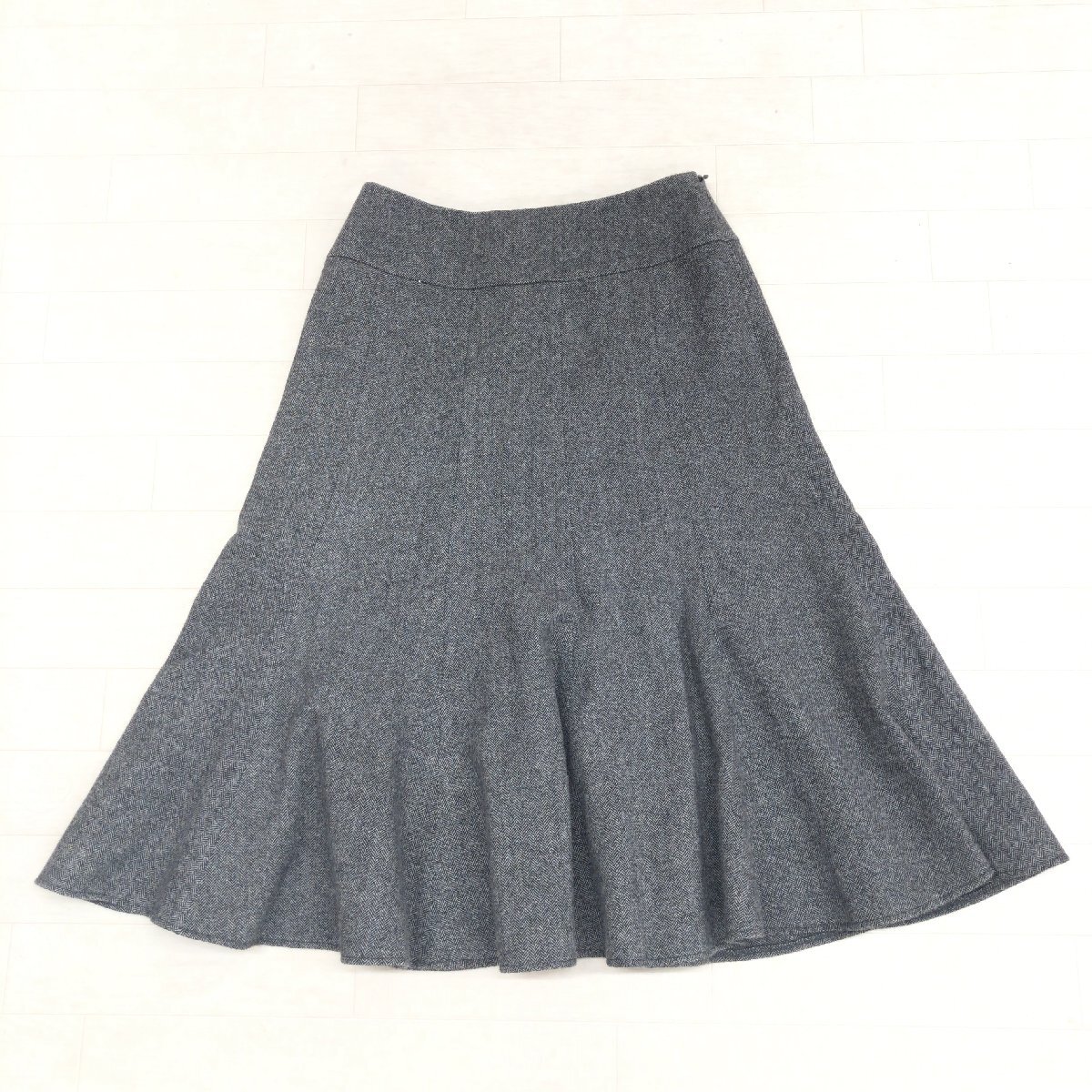 美品 MaxMara WEEKEND マックスマーラ ウール100% マーメイドスカート 38 w66 グレー系 ミモレ丈 フレアスカート 国内正規品 レディース_画像1