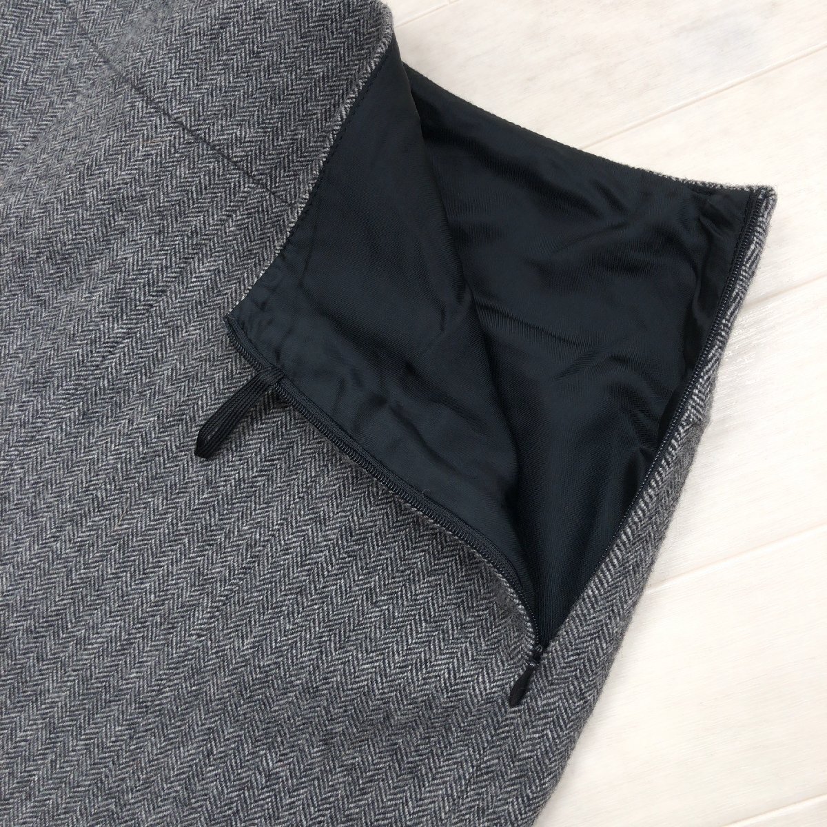 美品 MaxMara WEEKEND マックスマーラ ウール100% マーメイドスカート 38 w66 グレー系 ミモレ丈 フレアスカート 国内正規品 レディース_画像5