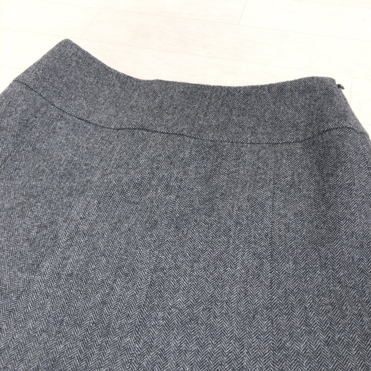 美品 MaxMara WEEKEND マックスマーラ ウール100% マーメイドスカート 38 w66 グレー系 ミモレ丈 フレアスカート 国内正規品 レディース_画像4