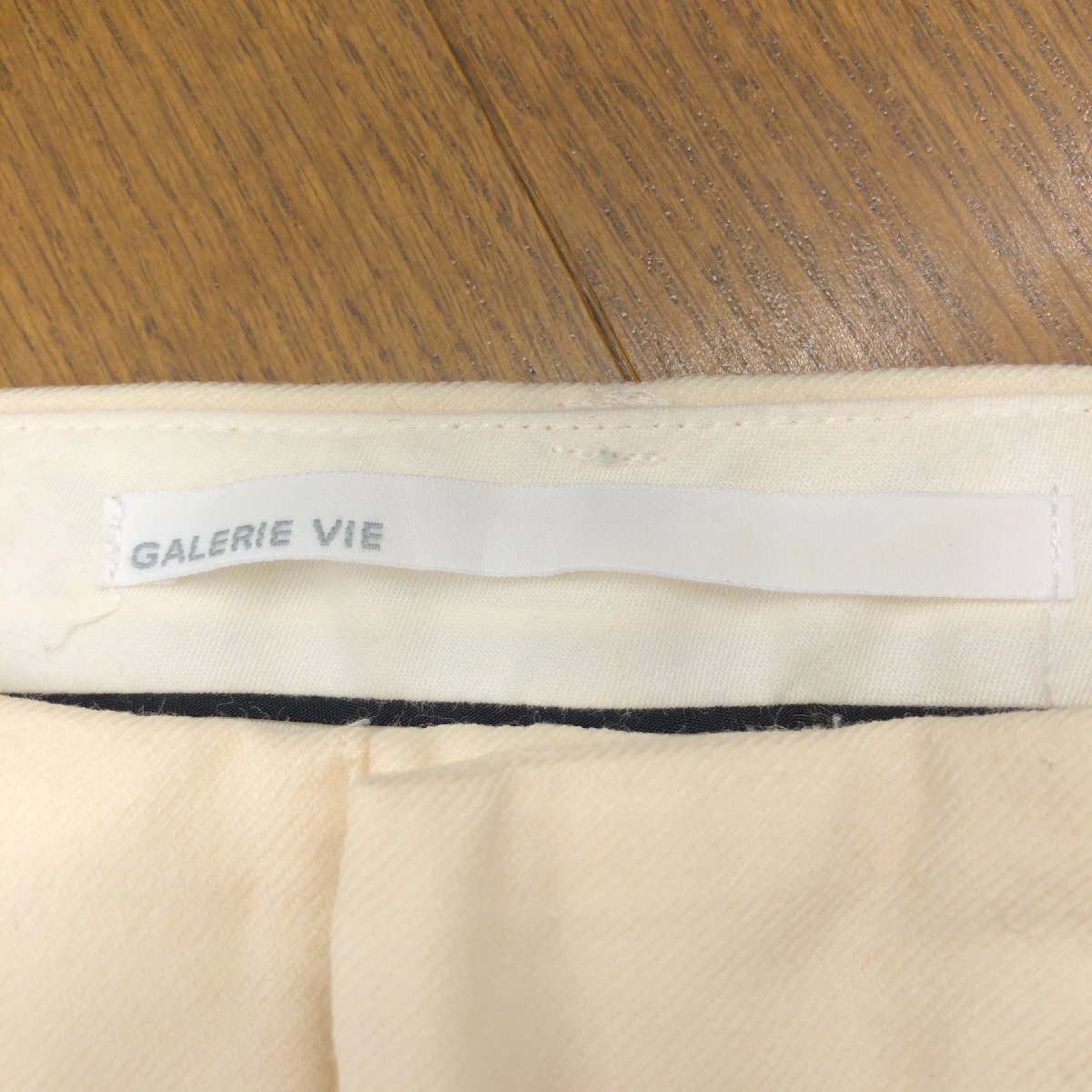GALERIE VIE ギャルリーヴィー トゥモローランド ウール100% テーパードパンツ 0 w74 白系 アイボリー 日本製 スラックス レディース_画像3