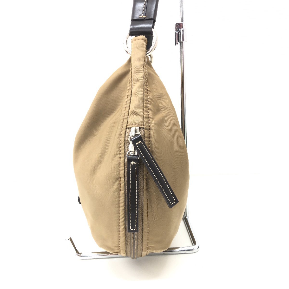 ●美品 LA BAGAGERIE ラバガジェリー 定価15,400円 ターンロック ホーボーバッグ カーキ系 ワンハンドル ショルダーバッグ ハンドバッグ_画像4