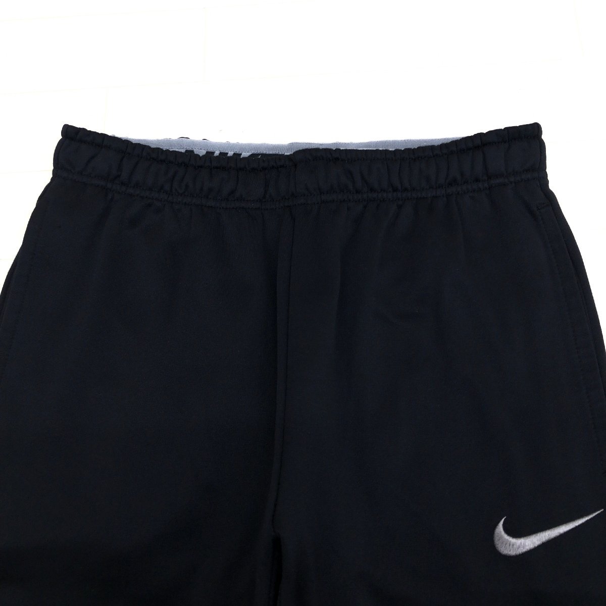 ●NIKE ナイキ THERMA-FIT ロゴ刺繍 裏起毛 ジャージ トレーニングパンツ M 黒 ブラック トラックパンツ ウォームアップ スポーツ メンズ_画像6