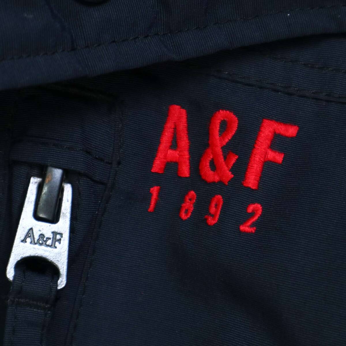 Abercrombie&Fitch アバクロンビー＆フィッチ 秋冬 ロゴ刺繍★ 裏起毛 ジップ ブルゾン ジャケット Sz.S メンズ 紺 ネイビー_画像3