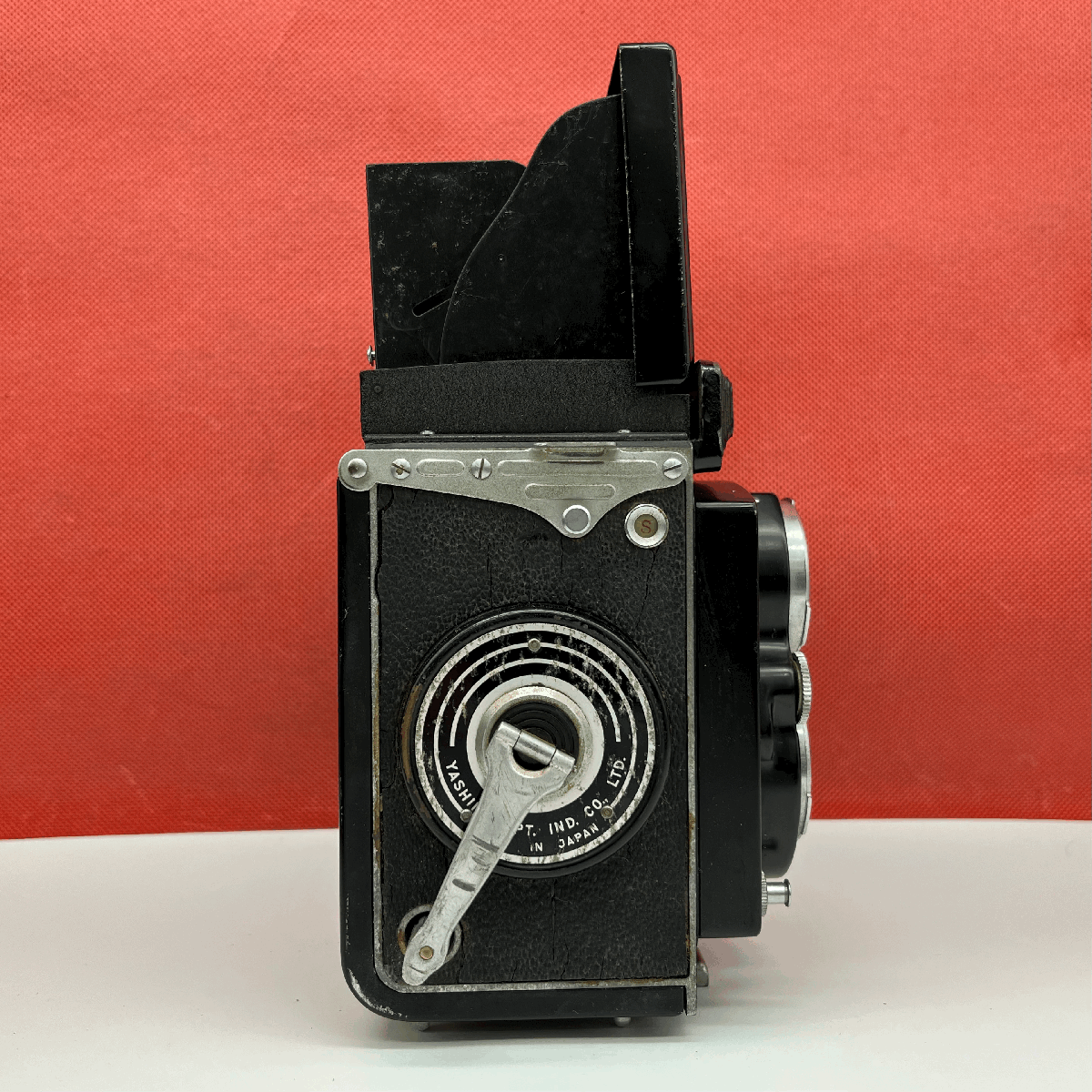 ☆57 Yashica Yashica-Mat F3.2 80mm / F3.5 80mm フィルム二眼レフカメラ 現状品 1円スタート ヤシカ_画像2