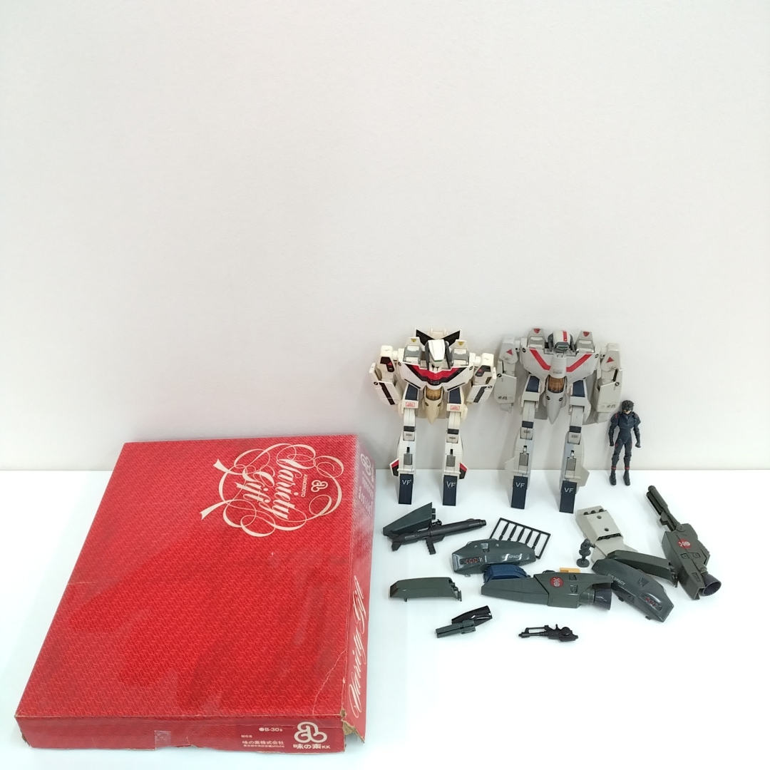 KWYJJ★若 超時空要塞マクロス 1/55 VF-1S VF-1J ストライクバルキリー フィギュア バイメタル バンダイ 2点 ジャンク_画像1