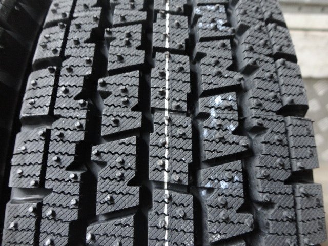【即決あり】日本製　● ◇ 新品 ブリヂストン W300 145/80R12 80/78N LT 4本 2024年製 ◇ ！発送先が会社宛に限り送料無料！ スタッドレス_画像5