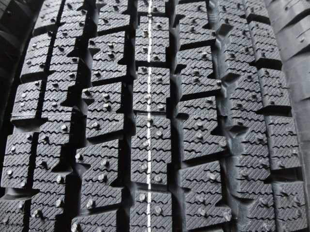 【即決あり】日本製　● ◇ 新品 ブリヂストン W300 145/80R12 80/78N LT 4本 2024年製 ◇ ！発送先が会社宛に限り送料無料！ スタッドレス_画像3