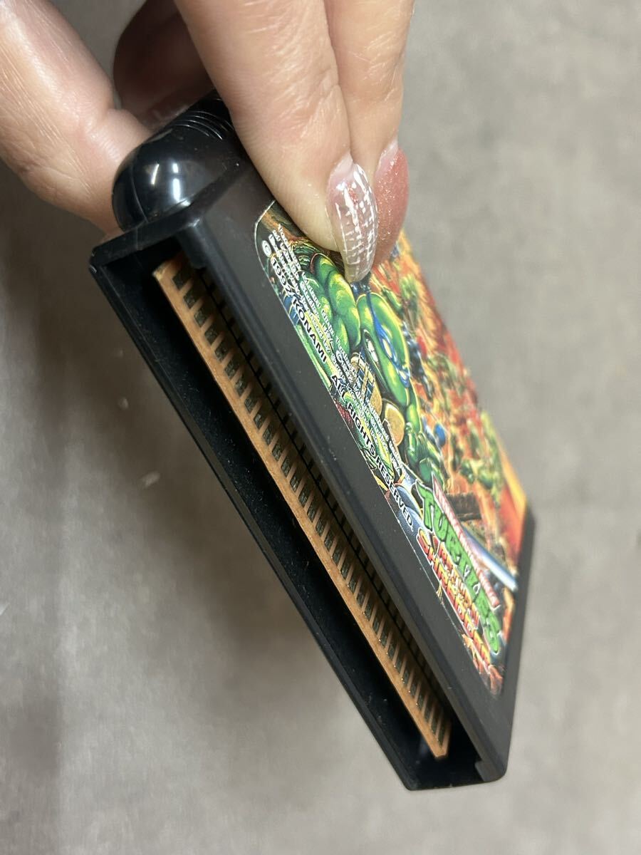 当時物 T.M.N.T ティーンエイジミュータントニンジャタートルズ リターンオブザシュレッダー メガドライブ 動作未確認 ジャンク品扱い_画像6