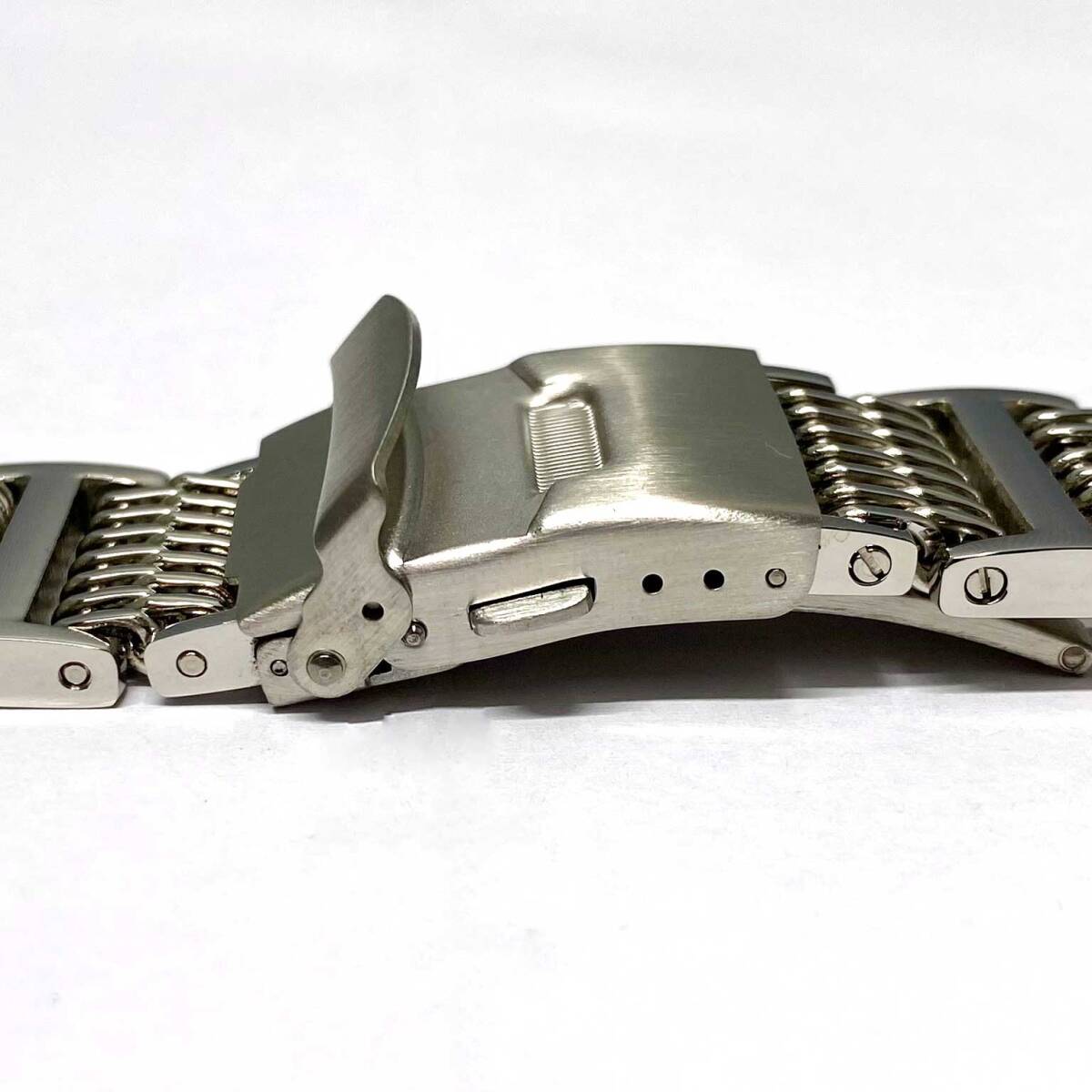 【新品・未使用】腕時計 シャークメッシュ ベルト ブレス 22mm サイズ調整可 プッシュ式バックル ステンレス ※バネ棒2本付き / BY-2025_画像8