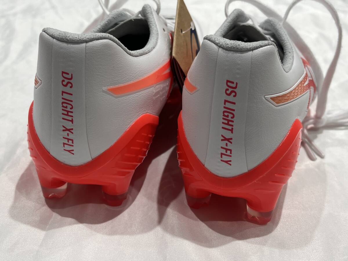 SP198【新品未使用◎】asics DS LIGHT X-FLY 6 サッカー スパイク アシックス 1101A076 白 赤 スポーツ シューズ 靴 定番 美品 26.0cm_画像9
