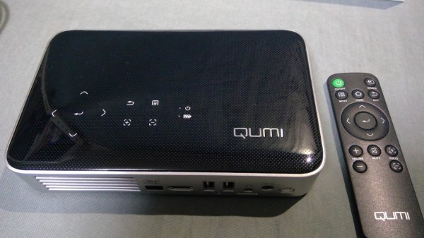≪QUMI≫プロジェクター ブラック Q38 (梱80)50y272050113C3B5_画像3