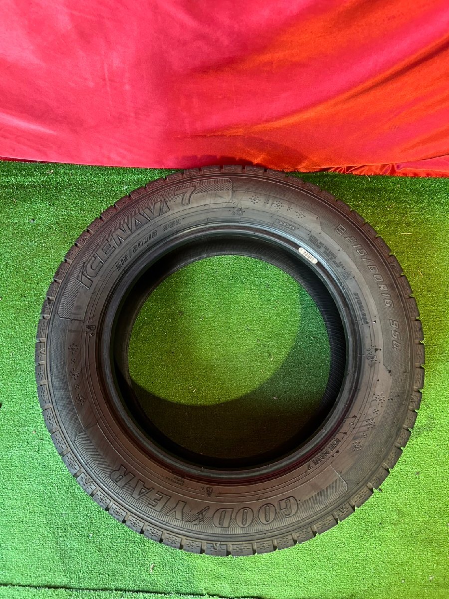 【バリ溝・スタッドレス・2022年製】グッドイヤー アイスナビ7 215/60R16_画像4