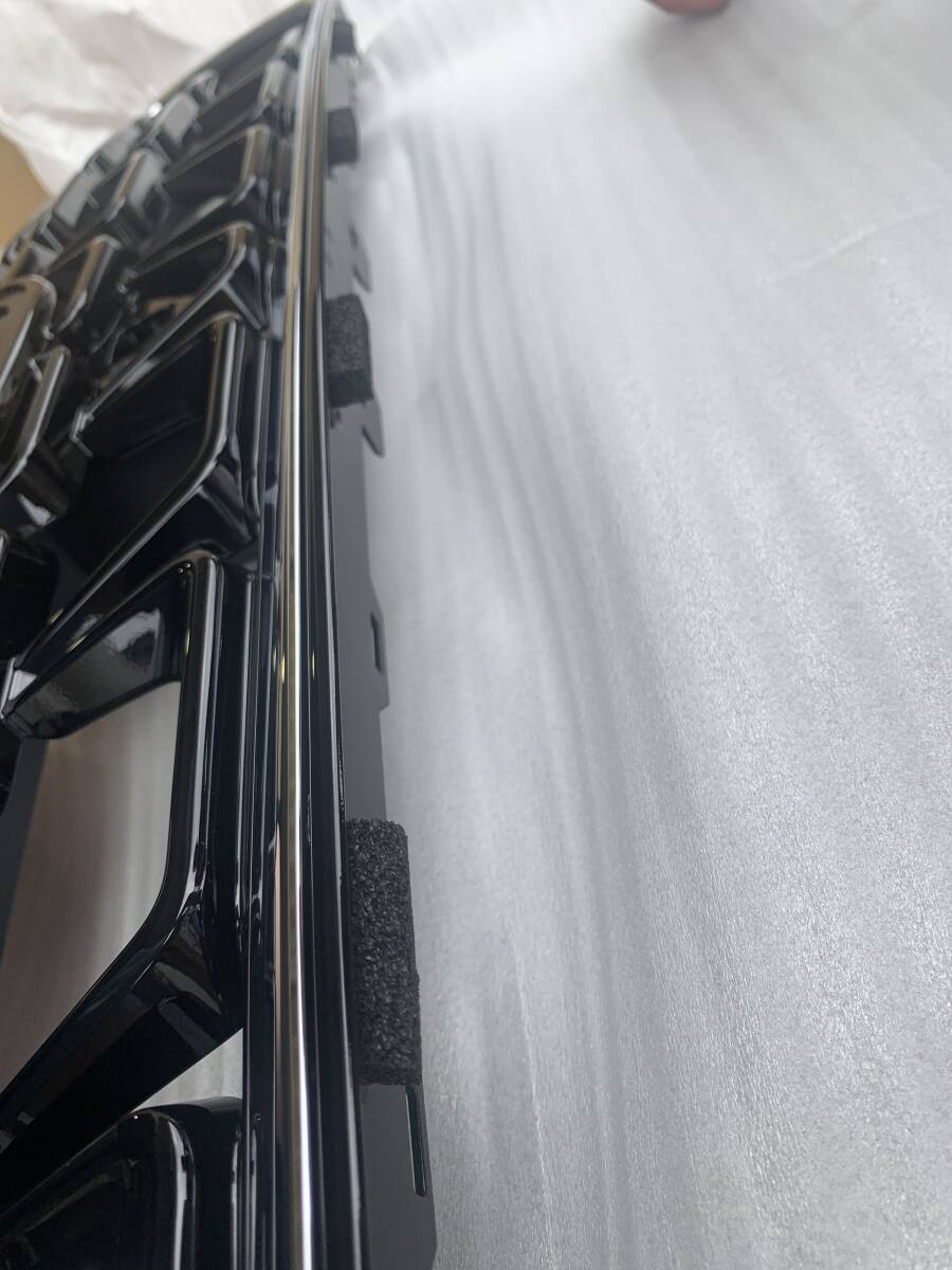 【新品未使用】HONDA現行VEZEL（R7年１０月発売）純正フロントグリル（用品08F21-3M0-000D ）_画像4