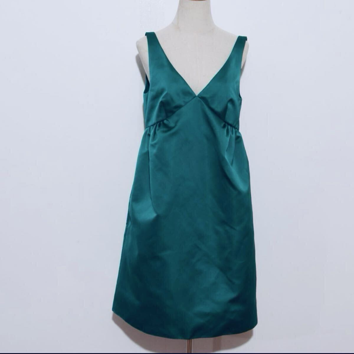 【美品】イタリア製【XXL】ROCHAS スリップワンピース 光沢感 つるつるサラサラ 女装子 大きめのサイズ 熟女装娘 男の娘 サテン キャバドレ_画像5