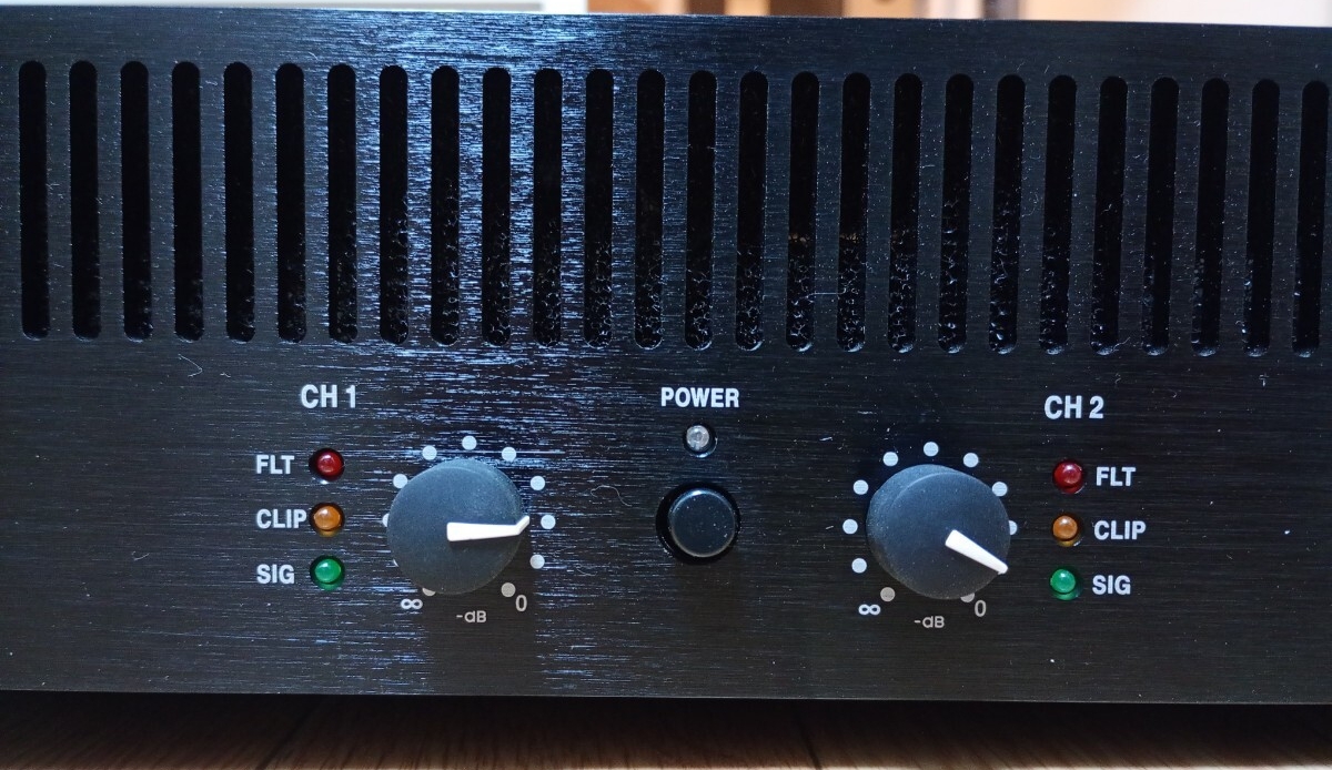 CLASSIC PRO CPX600 Classic Pro усилитель мощности 200W×2