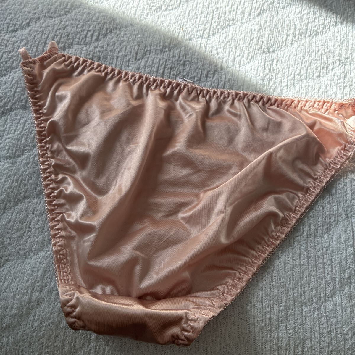 【新品/未使用】テカテカ　ショーツ L Lサイズ 下著 パンツ アンダーウエア レディース　花　ピンク