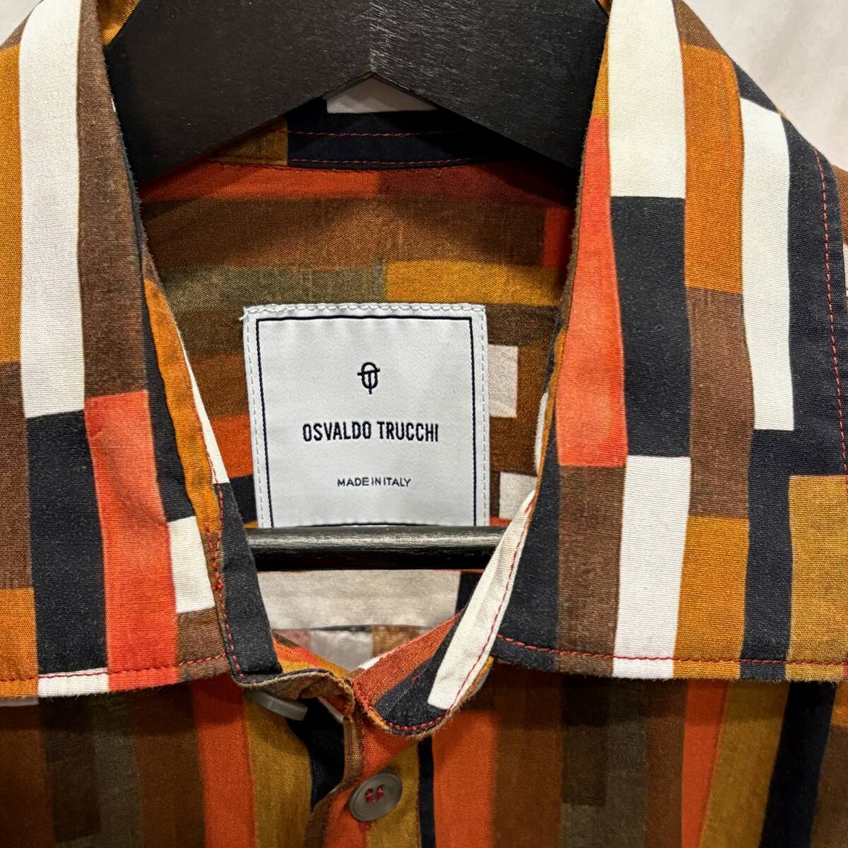 【オスバルド OSVALDO TRUCCHI】バーニーズニューヨーク購入 イタリア製 メンズ 美しいアート柄のシャツ 38   限定 ジャケット ドーメル _画像3
