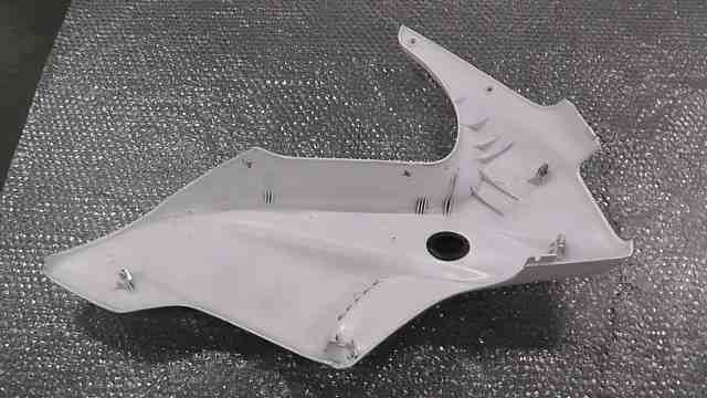 VT250FN ゼルビス　MC25　の　サイドカウル 左 *1760577783　中古_画像8