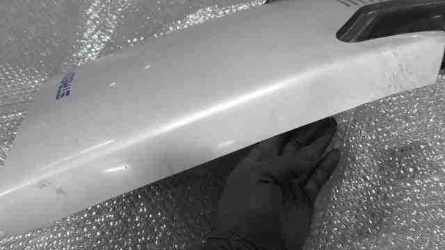 ストリーム　TB07　の　フロントカバー 傷 *1761615166　中古_画像6