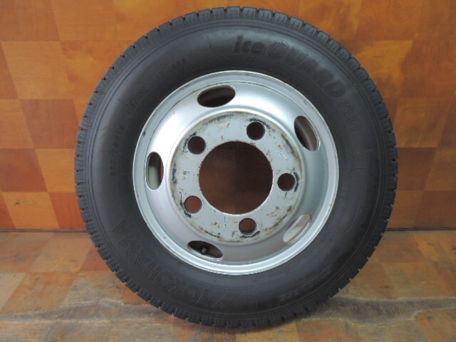 T526　205/75R16 LT　ヨコハマタイヤ　ice GUARD iG91　スタッドレス　1本　2019年製　スチールホイール付き　センター摩耗、小傷有り_画像1