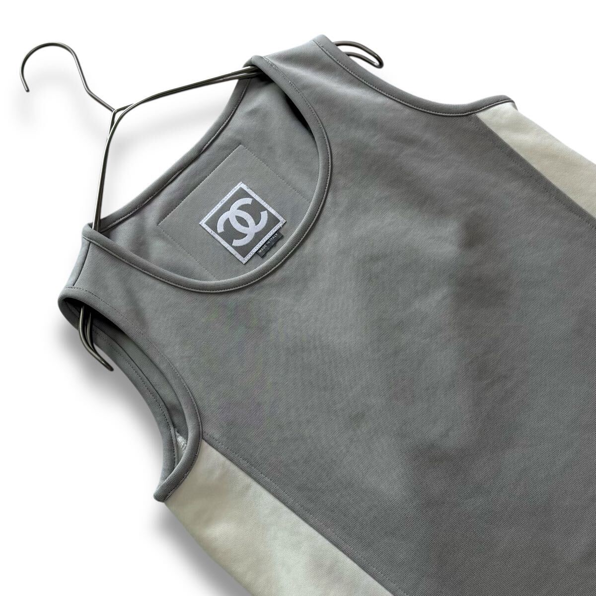 CHANEL シャネル 01P スポーツライン デカロゴ ココマーク タンクトップ ノースリーブ トップス レディース 42 ラバーロゴ グレー_画像5