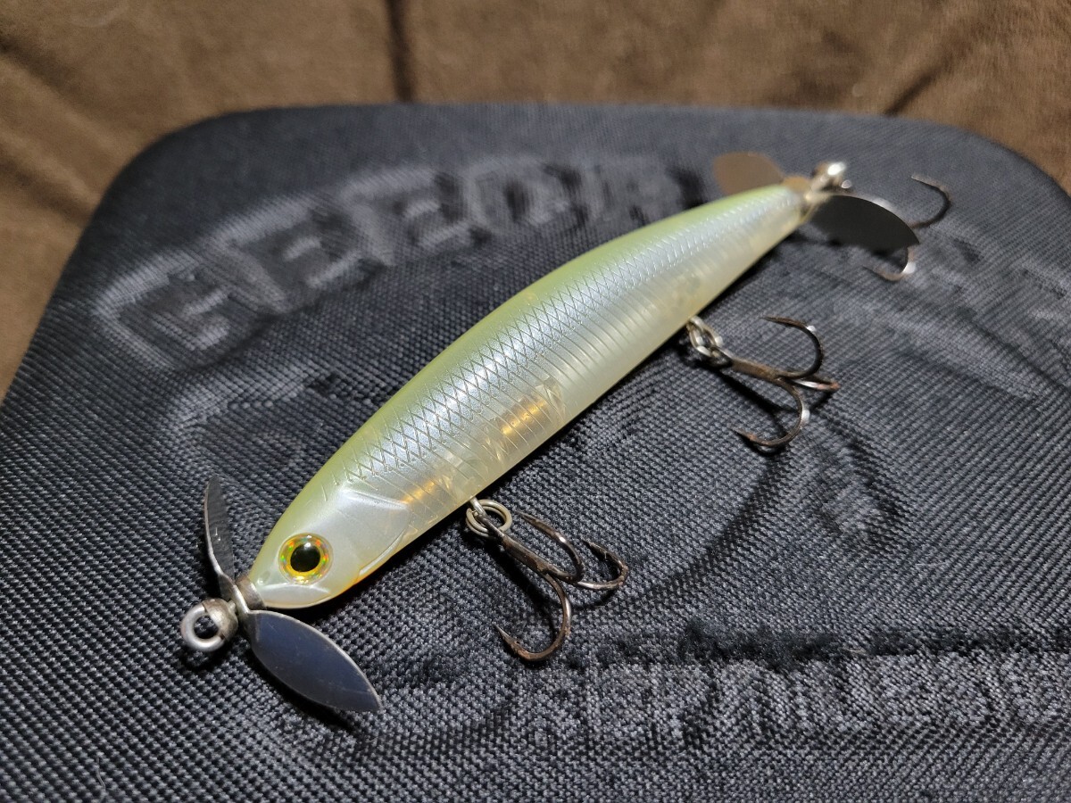 ★TIEMCO★STEALTH PEPPER 110S ティムコ ステルスペッパー 272 クリスタルシャート色褪有 中古品 Length 110mm Weight 15g スイッシャー_画像1