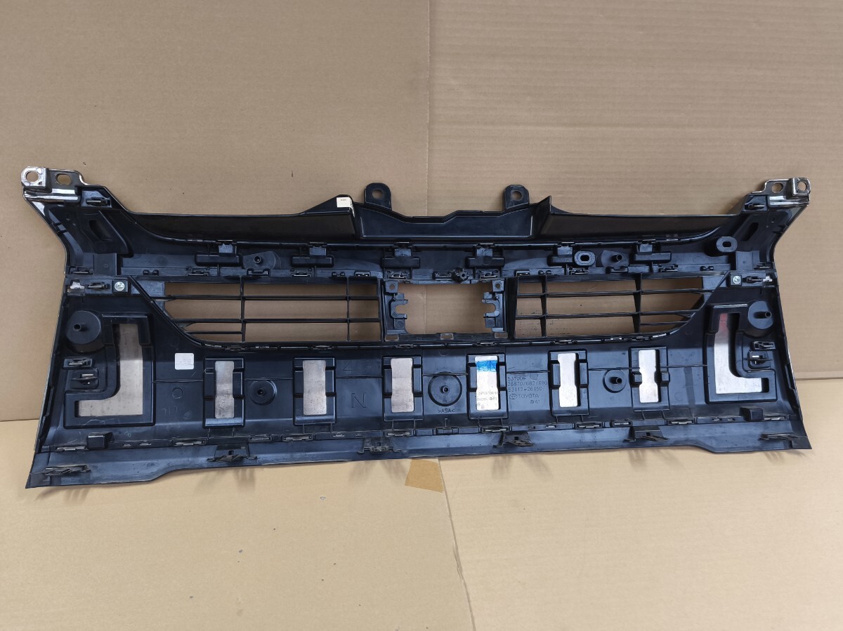 200 ハイエース 標準 ダークプライム 6型 純正 フロントグリル スモークメッキ_画像6