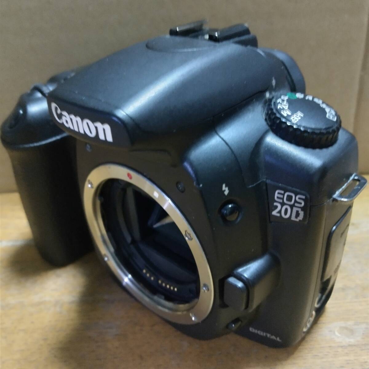【良品中古】★キャノン Canon EOS 20D デジタル一眼ボディ ★完動品★_画像2