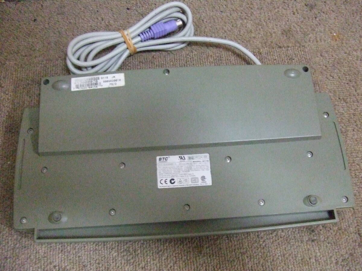 Q961 希少！BTC　ミニキーボード　PC　PS/2　9118 中古　未確認　現状　ジャンク_画像5