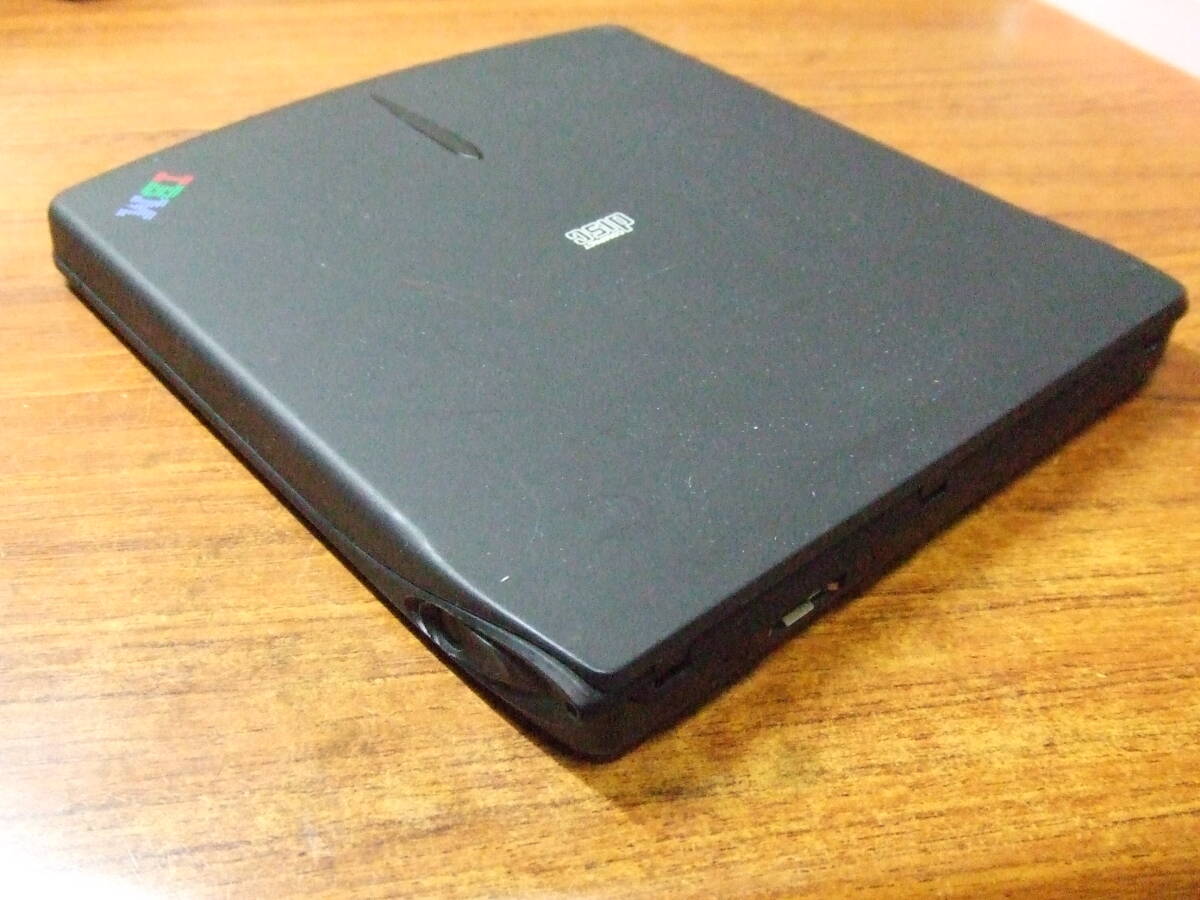 Q967 　IBM USB ポータブル CD-ROMドライブ CD-210PU CDドライブ　中古　本体　未確認　現状　ジャンク_画像6