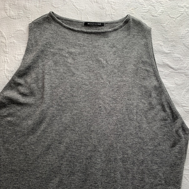 美品 ミズイロインド mizuiro-ind ニット ノースリーブ チュニック ワンピース コクーン ロング ベスト グレー Fフリー レディース_画像3