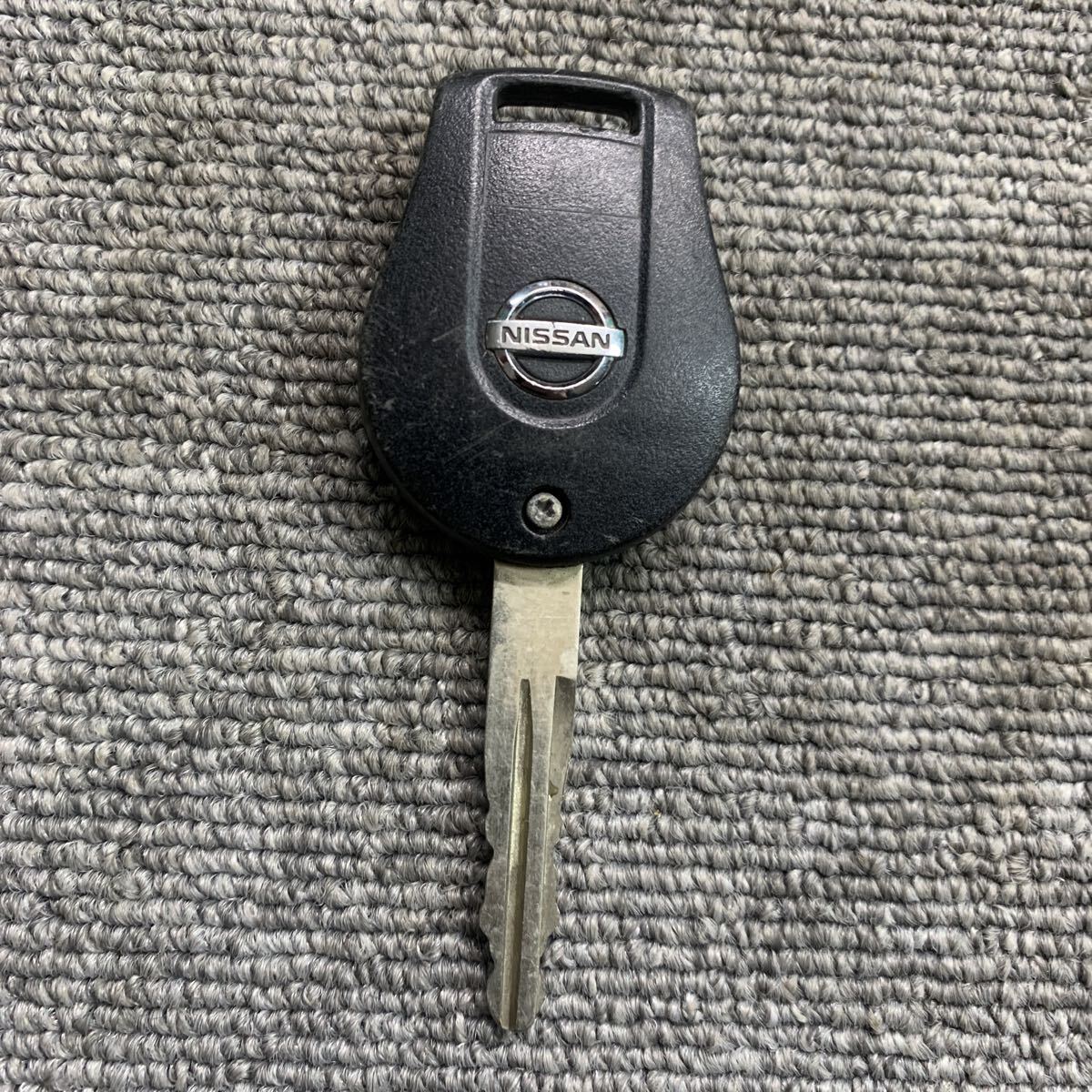 マーチ　キューブ等　日産　純正　キーレス　リモコン　鍵　 2ボタン　BPA1H-15 動作確認済　赤ランプ　クリック感有　G935_画像4