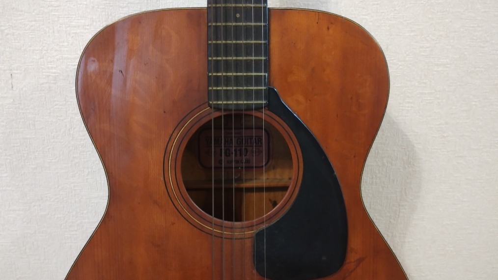 ★中古★YAMAHA ヤマハ FG-110 アコースティックギター 赤ラベル 本体のみ 現状品_画像5