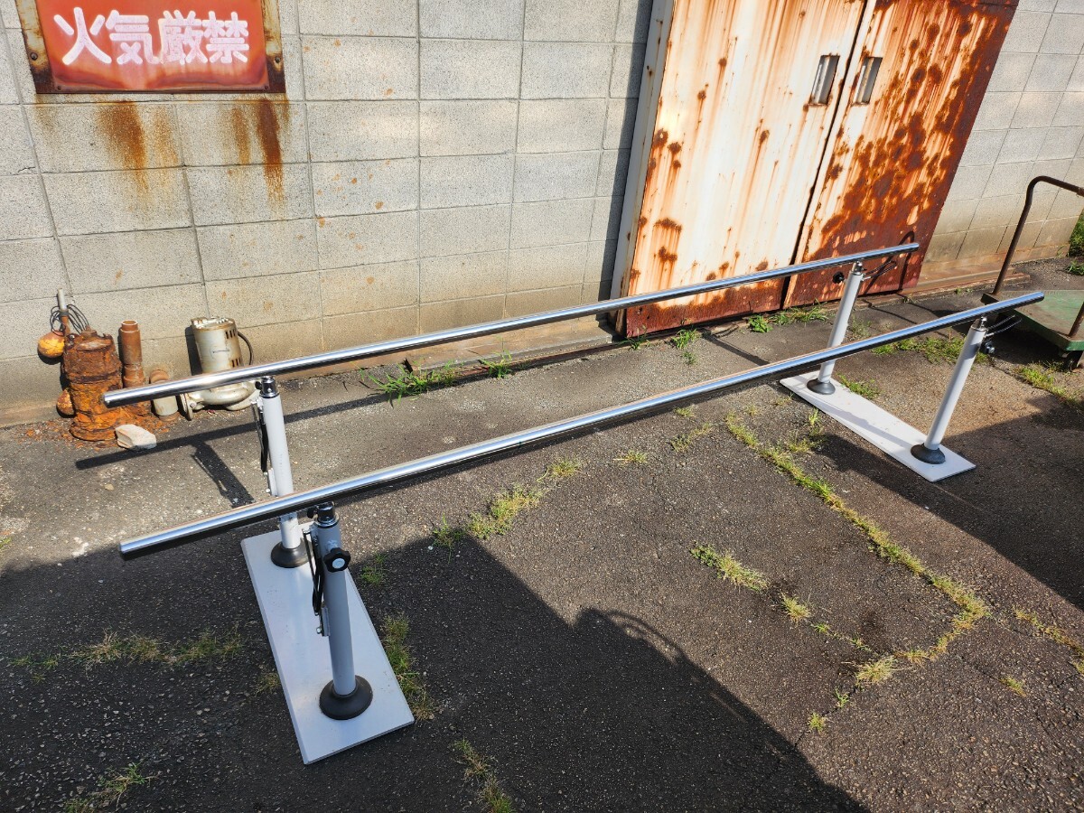 大阪発　日本メディックス 歩行練習器具 平行棒 DY-4205 長さ3m_画像1