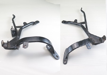 ●TZR250 [3MA] 後方排気 純正 左右 メインステップ　ペグ 修理素材に 中古 ヤマハ YAMAHA KR060414_画像1