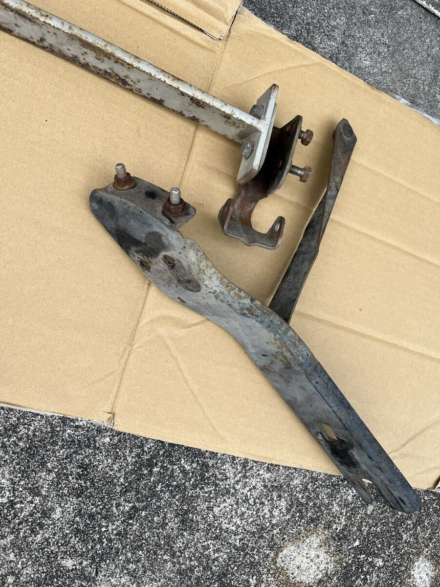 激レア！【当時物】日産 C110 スカイライン ケンメリ フロントバンパー ブラケット 3点セット NISSAN SKYLINE 旧車 補修ベース_画像3