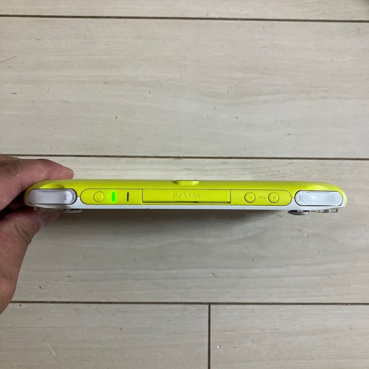 SONY PSVITA PCH-2000 ZA13 1GB 本體 wifi 動作品 初期化 ソニー ピーエス ビータ ヴィータ プレイステーション PlayStation PS 送料無料