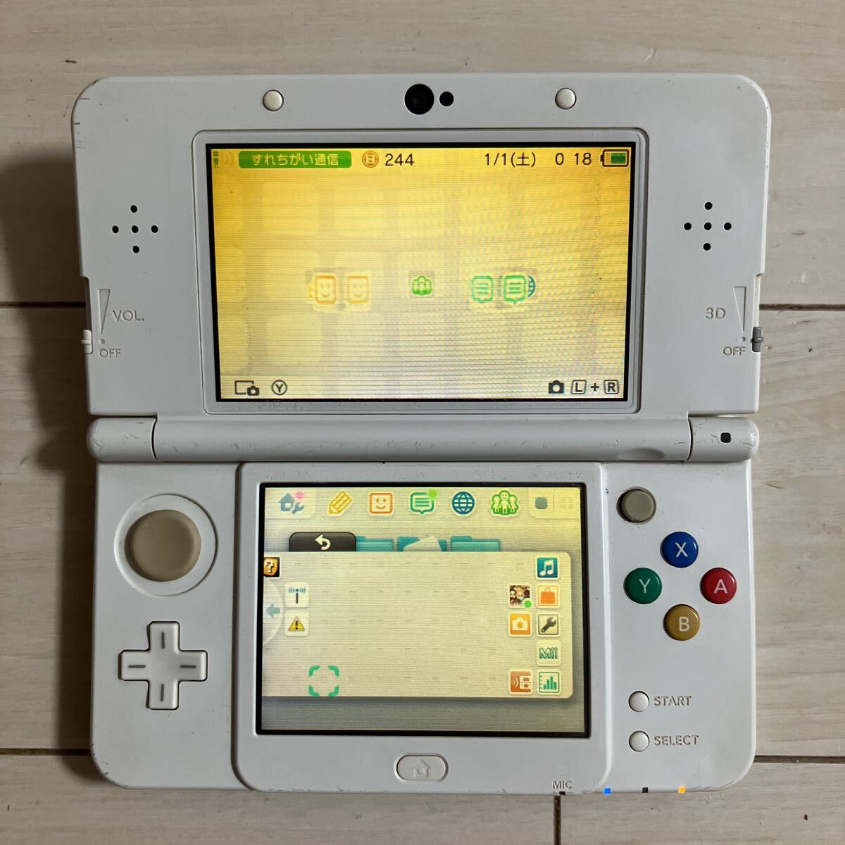 Nintendo NEW 3DS KTR-001 本体 初期化 箱 バッテリーパック 付き 任天堂 ニンテンドー ニュー スリーディーエス DS ホワイト 難あり_画像2