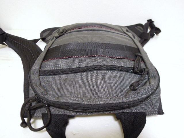 ブリーフィング●リュック バッグ●BRIEFING HUGGER BACKPACK●ハガー バックパック●B4サイズ●BRM183106●USA●グレー●超美品_画像6