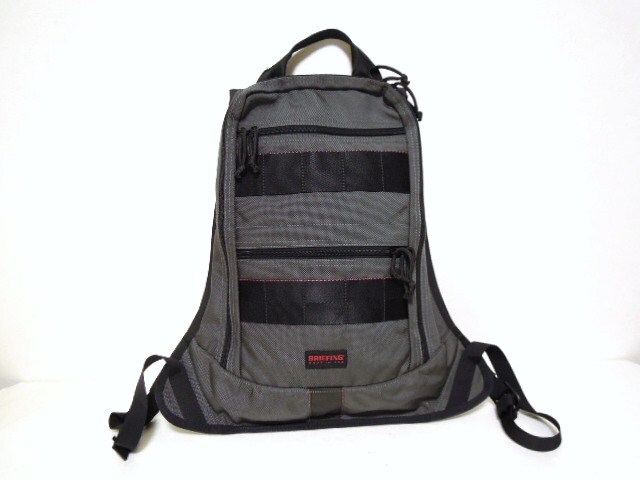 ブリーフィング●リュック バッグ●BRIEFING HUGGER BACKPACK●ハガー バックパック●B4サイズ●BRM183106●USA●グレー●超美品_画像3