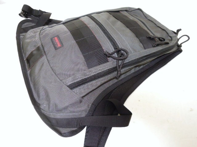 ブリーフィング●リュック バッグ●BRIEFING HUGGER BACKPACK●ハガー バックパック●B4サイズ●BRM183106●USA●グレー●超美品_画像1