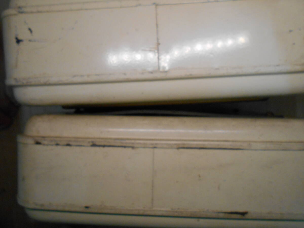 　フランス　VEGA メタルボックス　２個　ジャンク_画像3